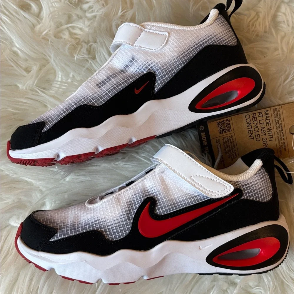 NWT kids Nike air max nova sneakers